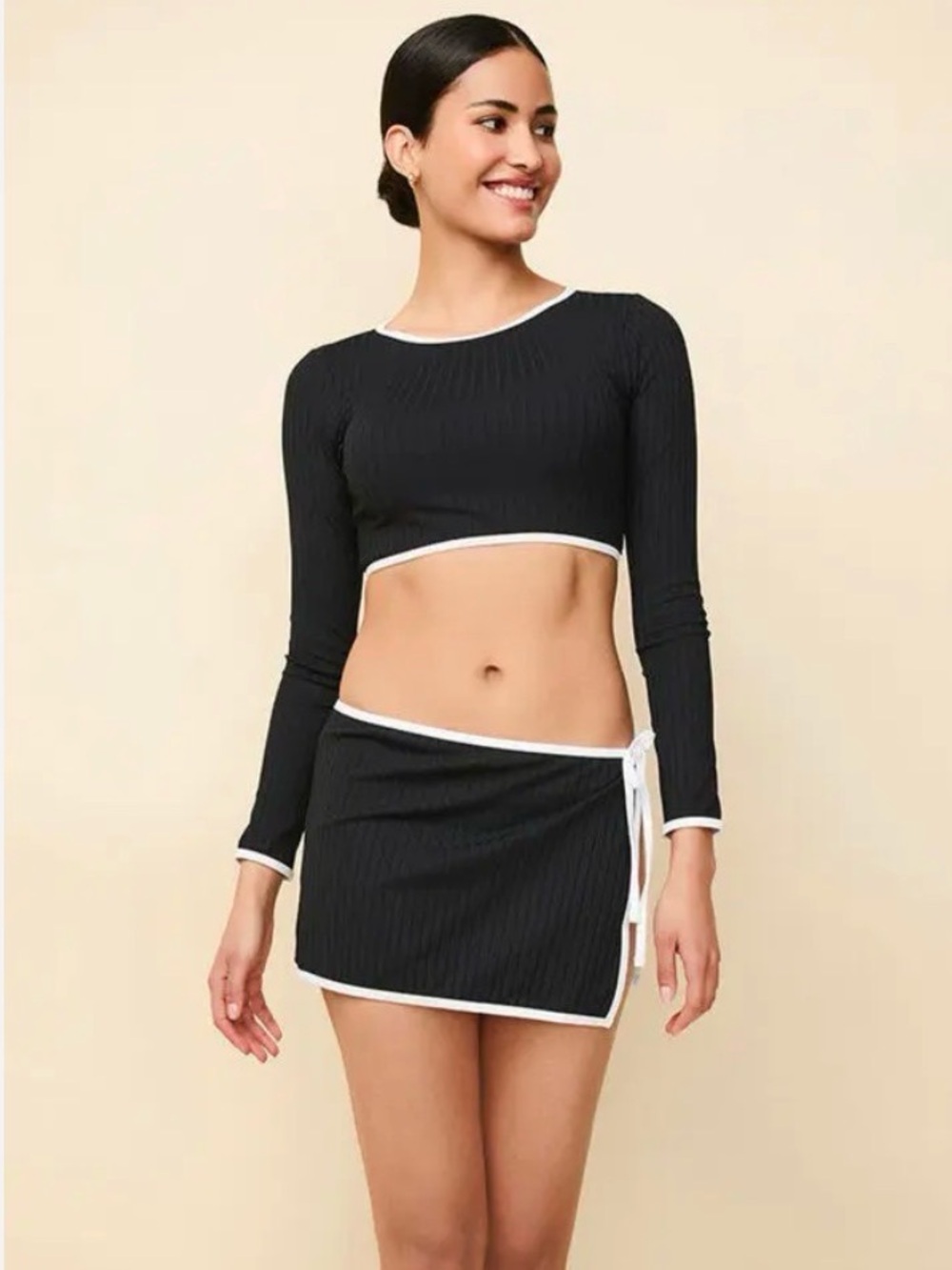 Solid & Striped The Swim Skirt. Black with white piping